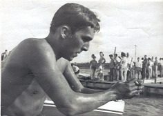 Com consequência da virada do barco, vê-se o Timoneiro Alvaro A Sampaio, acidente.