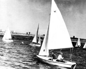 Momentos que precederam a partida da 1ª Regata de barcos à vela-flotilha